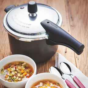 Panela De Pressão Tramontina Vancouver 4,5 Lts E Utensílios Cor Preto